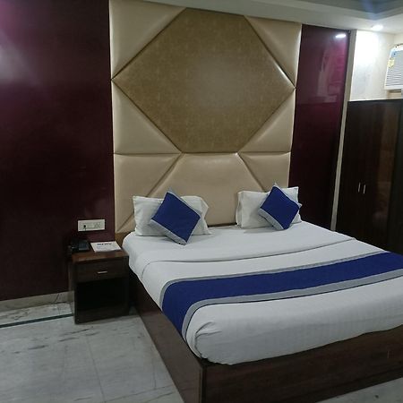 Hotel Ringer New Delhi Bagian luar foto